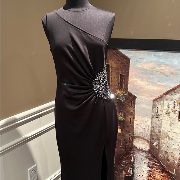 One Shoulder Sequins Detail Split Thigh Formal Dress - Picture 7 of 17